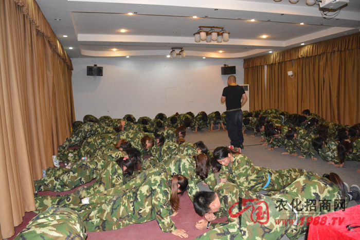     �ڡ��L(f��ng)�ɡ��@��(g��)�h(hu��n)��(ji��)���Լ��ĸ����������һ��(g��)�I(l��ng)��(d��o)�Լ�����Ҫ������ȥ��(d��n)��(d��ng)�F(tu��n)�(du��)��Ҫ�挦(du��)�ͳГ�(d��n)��һ�І�(w��n)�}��