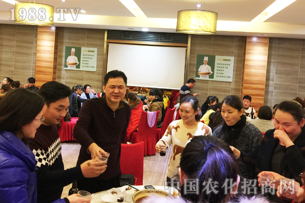 ͻȻ��һ�죬����ܴ�ɽԽ�X����Խ����