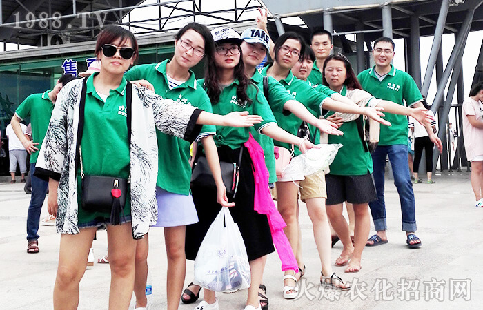 �B�u�����ഺ·�����B�Ƹ�֮��