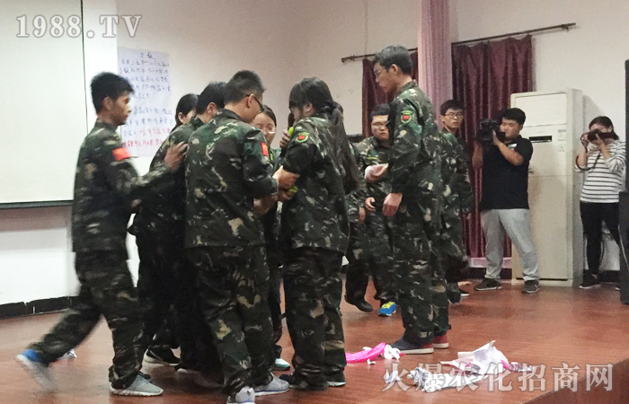 ���l(f��)�������ɾ͏�(qi��ng)����Լ�